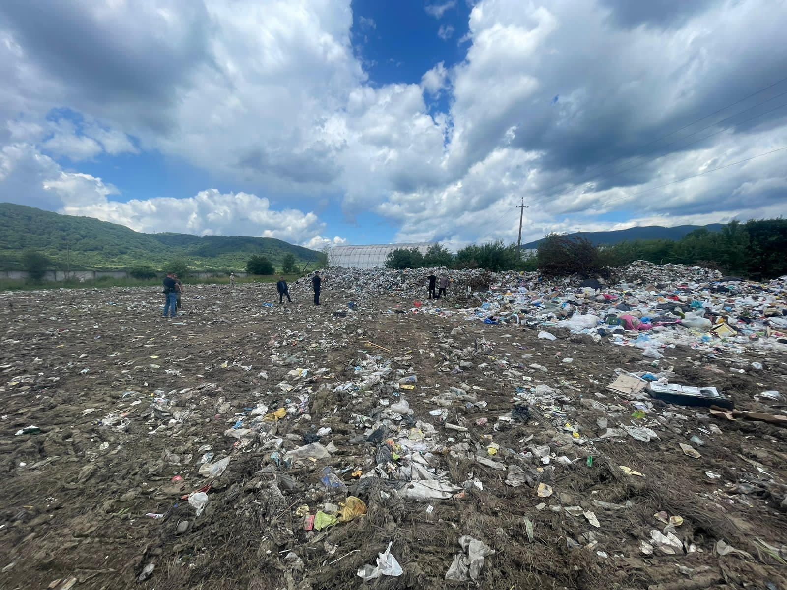 У Великому Березному виявили несанкціонований смітник на землях комунальної власності (ФОТО)