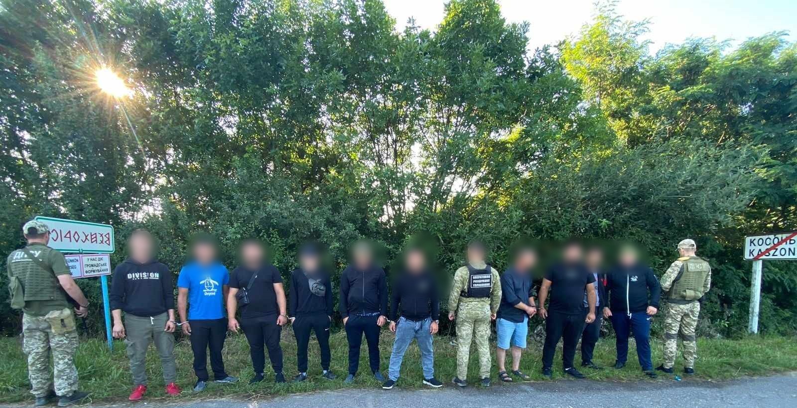"Мукачівські" прикордонники за добу затримали ще 15 "ухилянтів", що втікали до угорщини та Румунії (ФОТО)