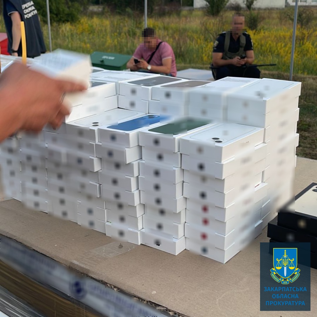 На Закарпатті судитимуть митників, які допустили ввезення в Україну незадекларованої техніки зі збитками на понад 14 млн грн (ФОТО)