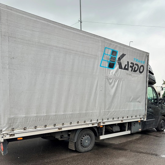На Закарпатті на кордоні затримали вантажівку з "липовими" документами (ФОТО)