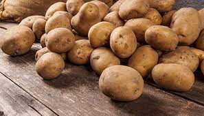Перечинські чиновники від освіти замовили картоплю по вдвічі завищених цінах