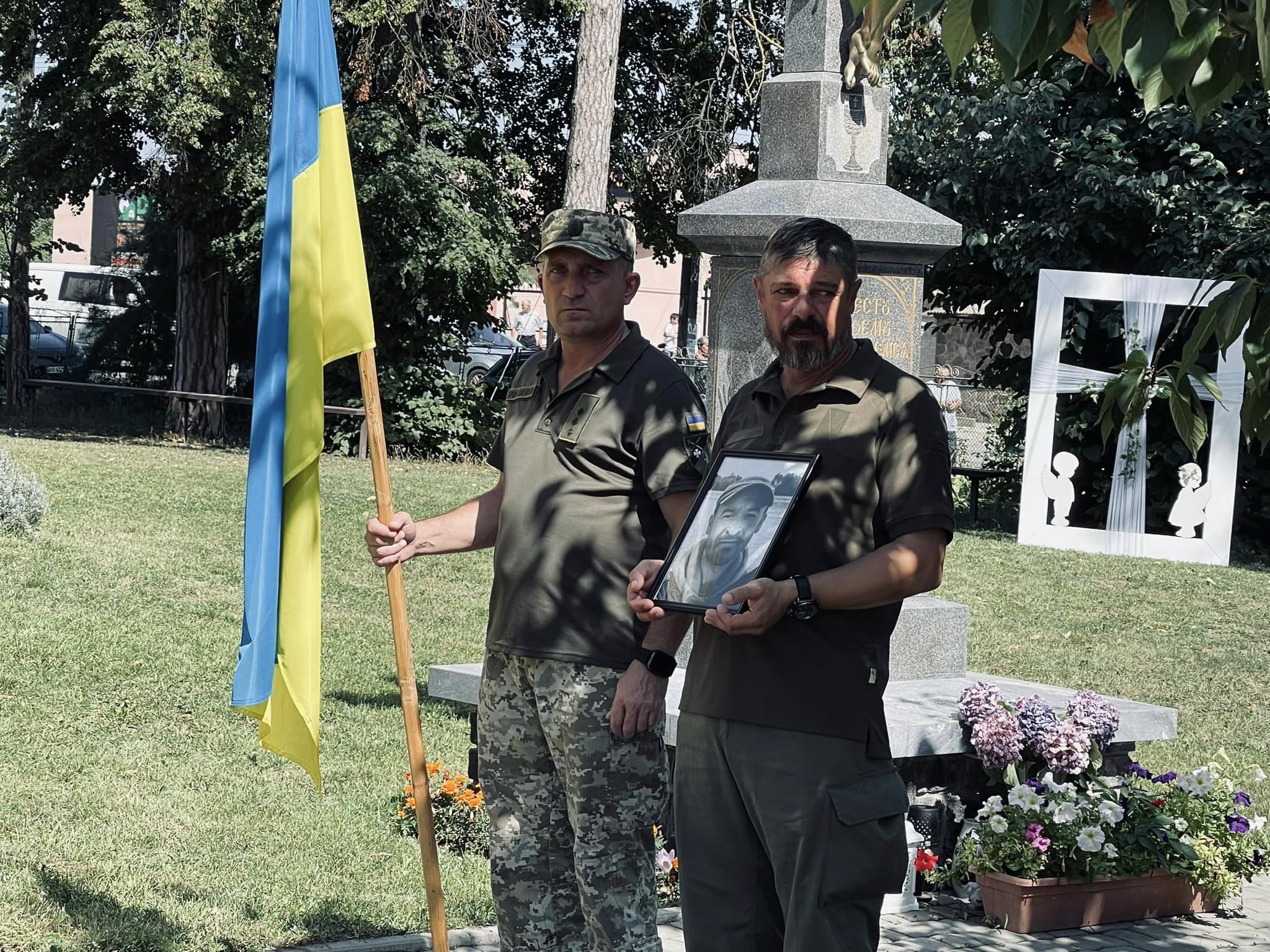 У Винорадівській громаді провели в останню путь полеглого за Україну Романа Марушку (ФОТО)