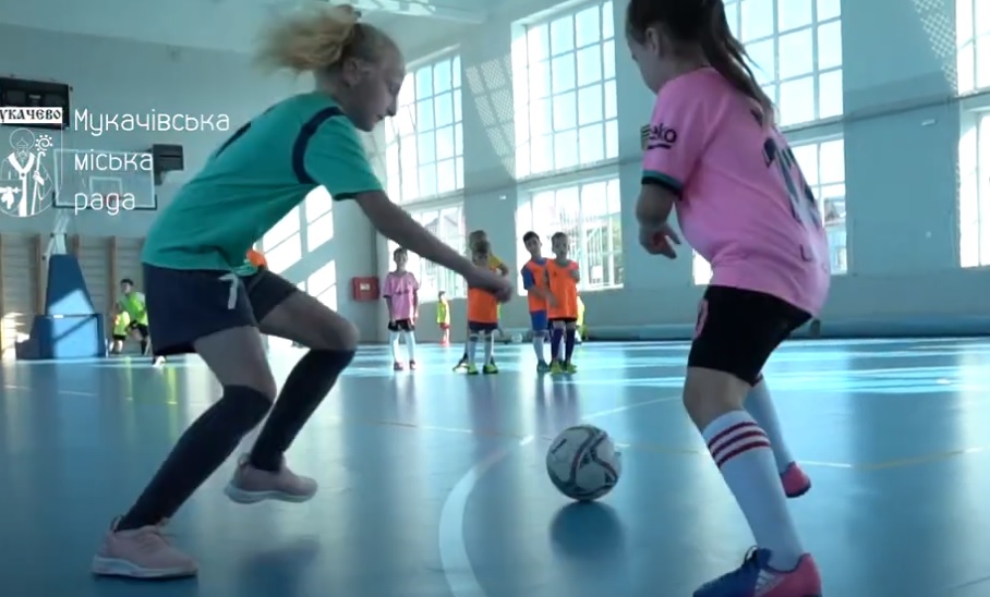 У Мукачівській ДЮСШ набирають футбольну команду серед дівчат (ВІДЕО)