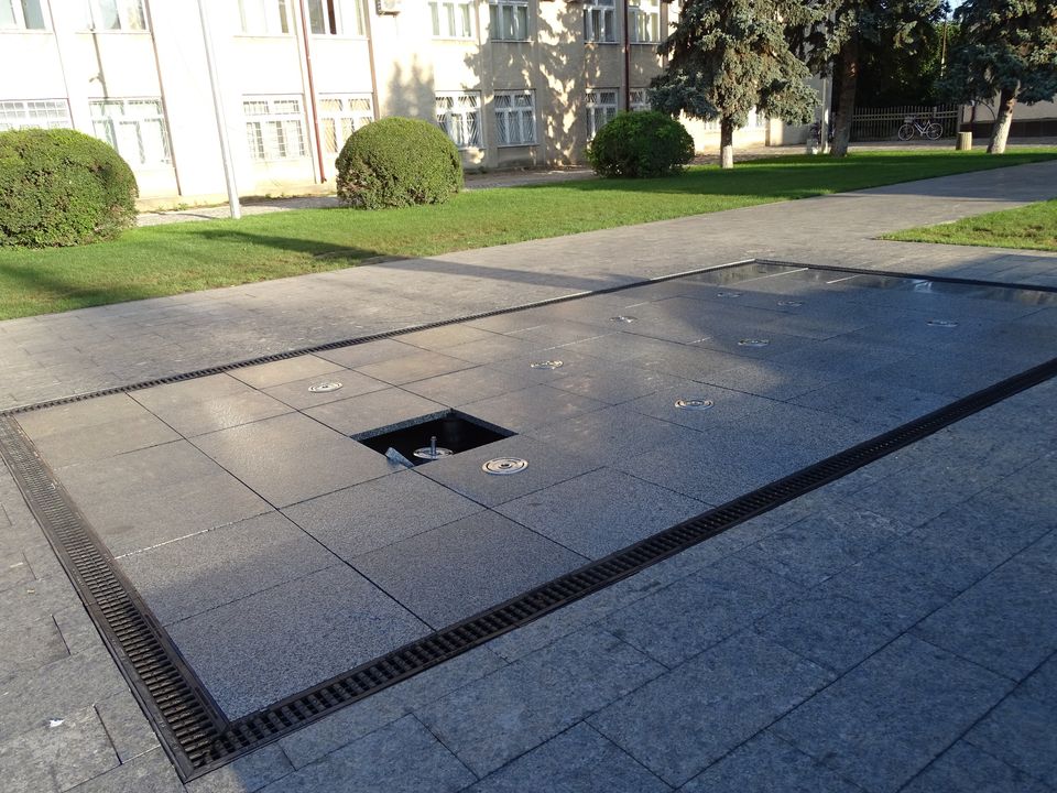 Через вандалізм малолітньої дитини у Виноградові не працюватиме пішохідний фонтан (ФОТО)