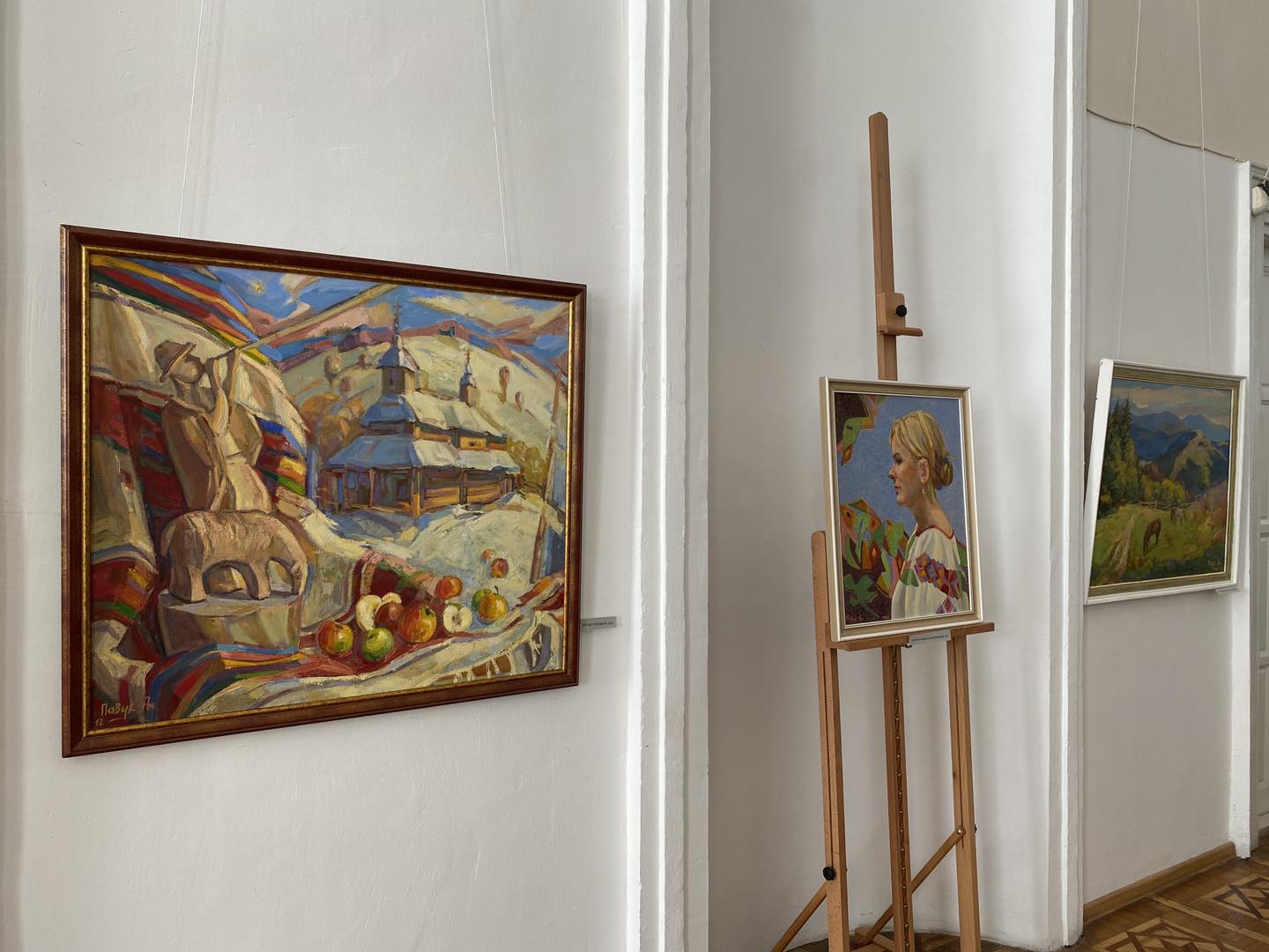 Персональна ювілейна виставка Андреї Павук експонується в Ужгороді (ФОТО)