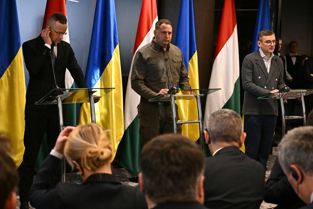 Кулеба на пресконференції в Ужгороді розповів, як вирішуватимуть суперечку з угорщиною щодо нацменшин