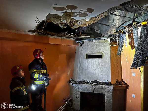 В Ужгороді пожежні врятували від вогню будинок (ФОТО)