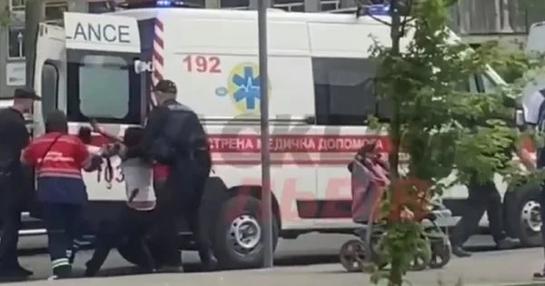 29-річна ужгородка намагалася перерізати собі вени на вулиці у Львові