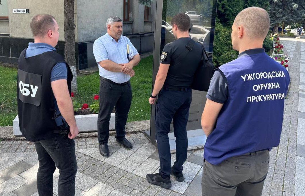 Посадовця та депутата Ужгородської міськради Мирослава Горвата, затриманого на хабарі, відсторонили від посади