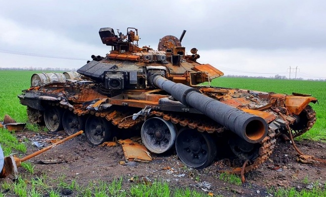 Російський танк під Вірнопіллям