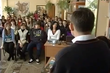 Школярам Ужгорода презентували "дитячого" "Вічника" (ВІДЕО)