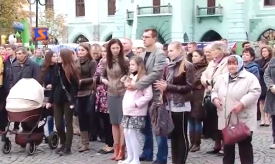 У Мукачеві служителі всіх релігійних конфесій спільно молилися за Україну (ВІДЕО)