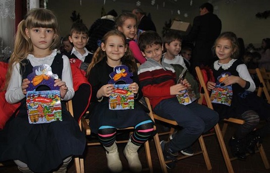 144 тисячі закарпатських діток отримали подарунки від Єдиного Центру з нагоди Дня святого Миколая(ФОТО)