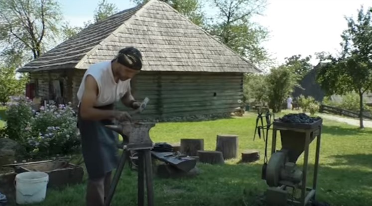 Вільну кузню та дегустацію закарпатських еко-продуктів організували у скансені в Ужгороді (ВІДЕО)
