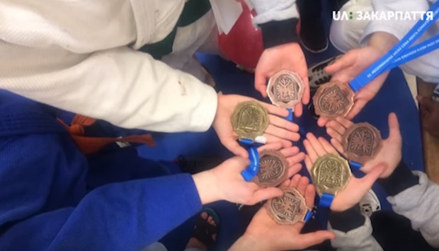 2 золоті та 5 бронзових медалей здобули ужгородські дзюдоїсти на Міжнародному турнірі у Словаччині (ВІДЕО)