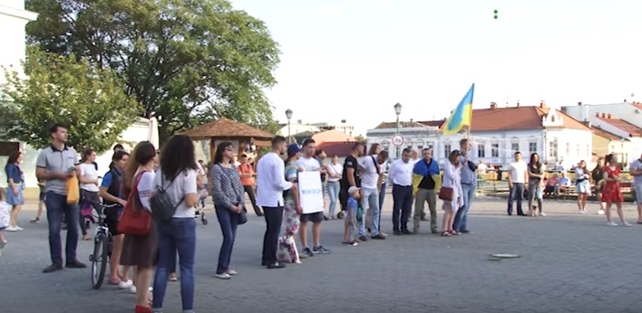 Ужгород долучився до всеукраїнської акції "Мова об'єднує" (ВІДЕО)
