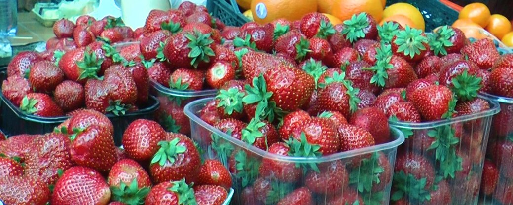 На ужгородських ринках зросли ціни на фрукти та овочі (ВІДЕО)
