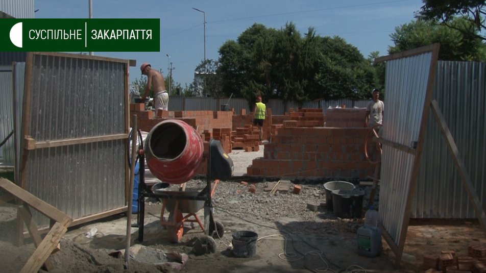 На КПП "Тиса" розпочали спорудження 2 туалетів за 8,5 млн грн (ВІДЕО)