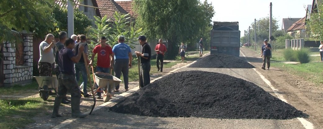 9 км доріг відремонтували самотужки власним коштом мешканці Великої Доброні на Ужгородщині (ВІДЕО)