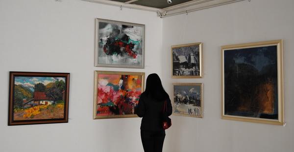 У  галереї «Ужгород» триває пейзажна виставка (ФОТО)