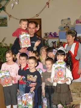 Закарпатський дитбудинок подякував дніпропетровським рятувальникам за шефську допомогу (ФОТО)