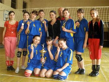 Міжгірські волейболістки обіграли усіх суперників обласної першості дитячої ліги