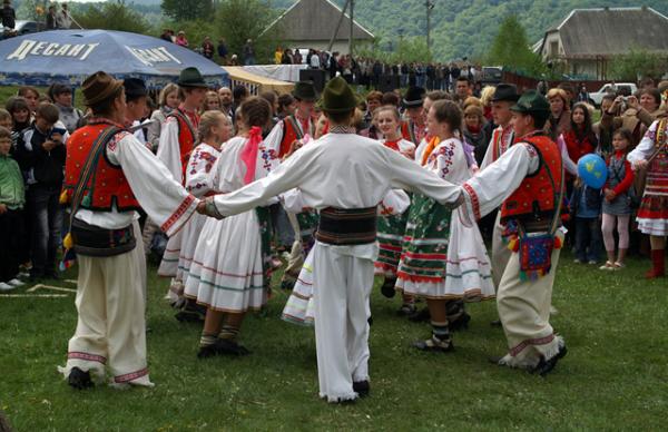 На Закарпатській Іршавщині відбулися "Проводи вівчарів на Боржавські полонини" (ФОТО)